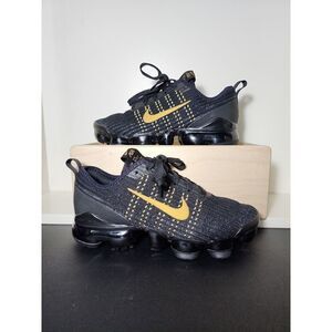Nike Air Vapormax Flyknit 3 Size 4Y